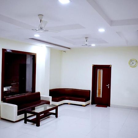 Satna Hotel Rk Residency מראה חיצוני תמונה