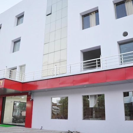 Satna Hotel Rk Residency מראה חיצוני תמונה