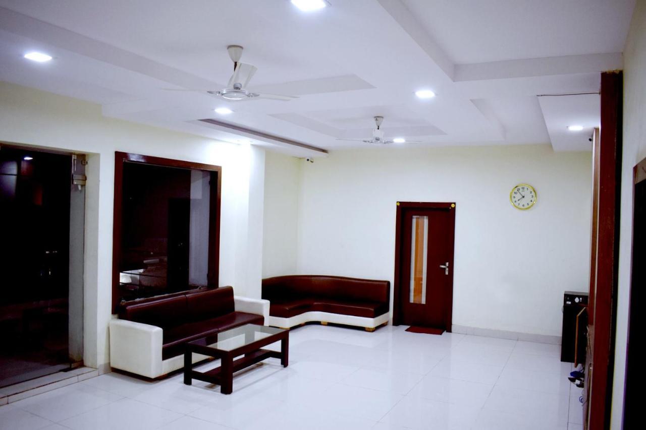 Satna Hotel Rk Residency מראה חיצוני תמונה